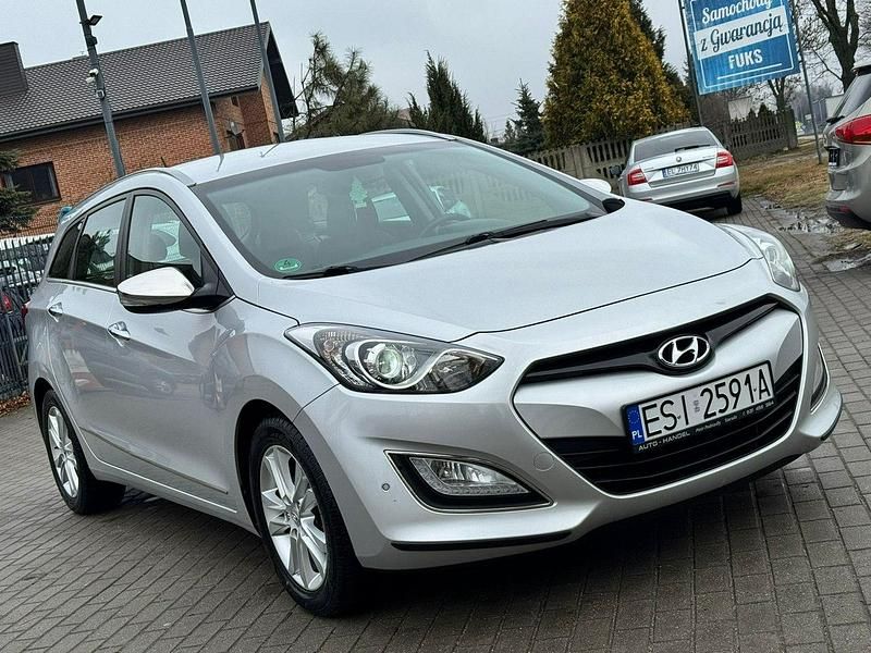 Używany Hyundai i30 128 KM (94 kW) 2012 Srebrny (metalik) Kombi