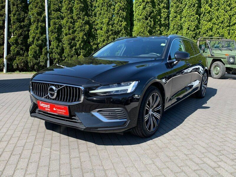 Czarny Używany 2021 Volvo V60 Kombi | 99 900 zł (Dobra cena) - Obraz 1/4