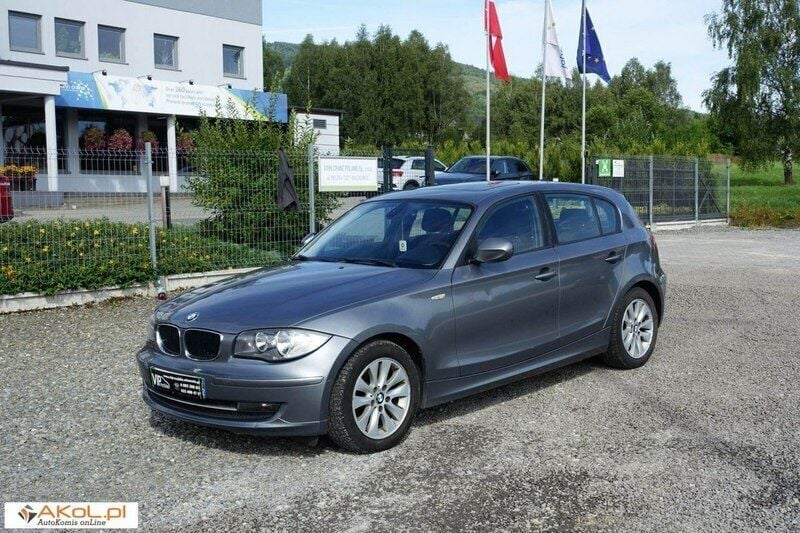 Szary Używany 2011 BMW 116 Hatchback | 19 900 zł (Uczciwa cena) - Obraz 1/4