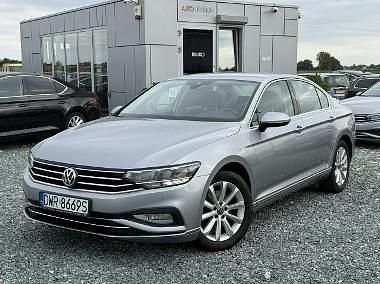 Srebrny Używany 2020 VW Passat Business Sedan/Limuzyna | 74 900 zł (Uczciwa cena) - Obraz 1/4