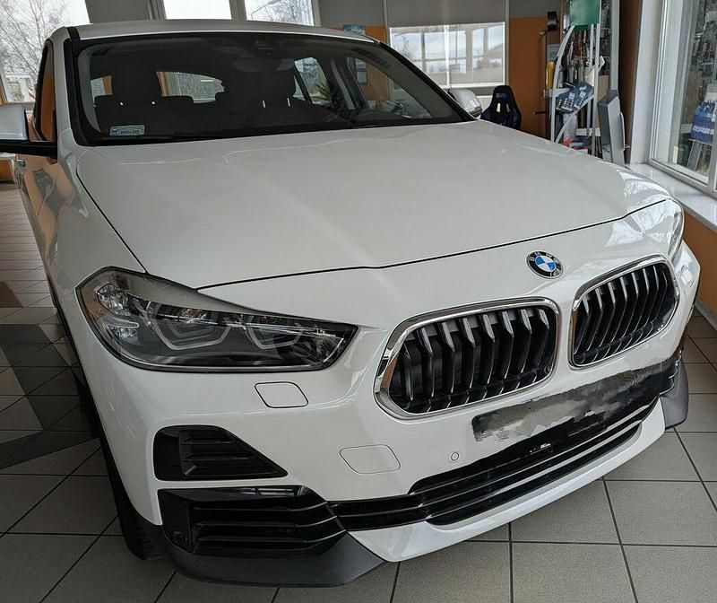 Biały Używany 2022 BMW X2 SUV | 99 999 zł - Obraz 1/4