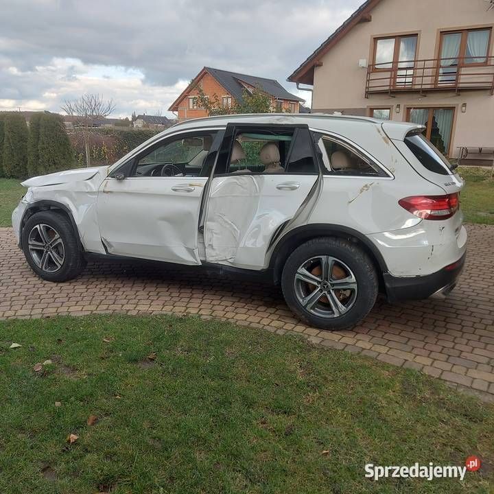 Używany Mercedes GLC300 2018 Biały SUV