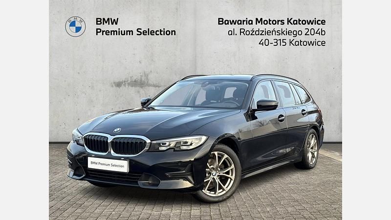 Używany BMW 318 Shadowline 156 KM (114 kW) 2021 Czarny Kombi
