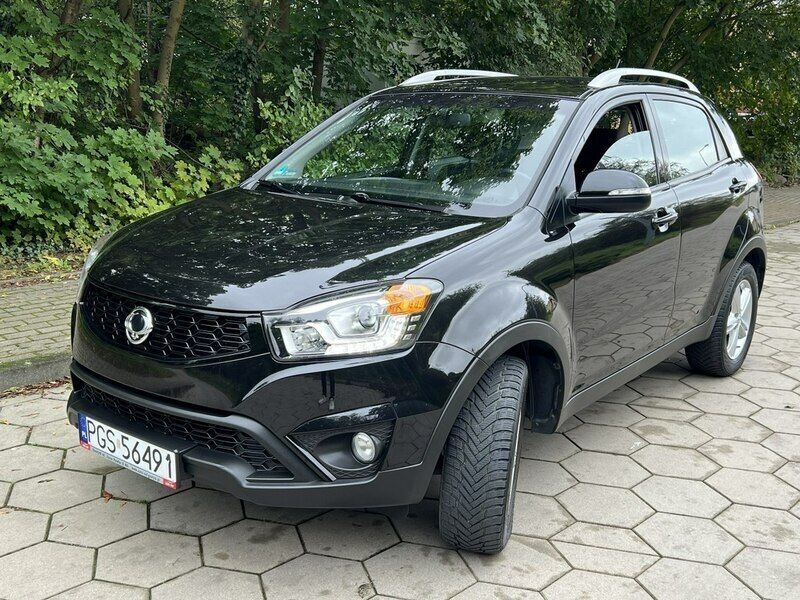 Używany Ssangyong (KGM) Korando 150 KM (110 kW) 2013 Czarny (metalik) SUV