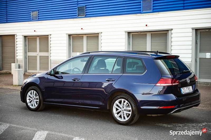 Granatowy Używany 2017 VW Golf VII Kombi | 39 900 zł (Super Cena) - Obraz 1/4