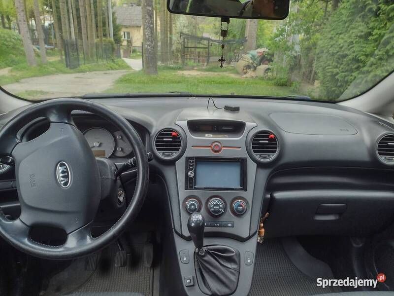 Używany Kia Carens 2007 Czarny Minivan