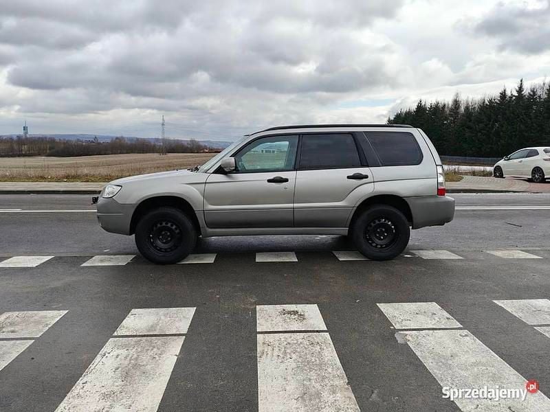 Używany Subaru Forester 2005 Srebrny SUV