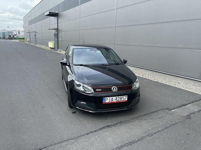 Czarny Używany 2011 VW Polo GTI Hatchback | 27 900 zł (Dobra cena) - Obraz 1/4
