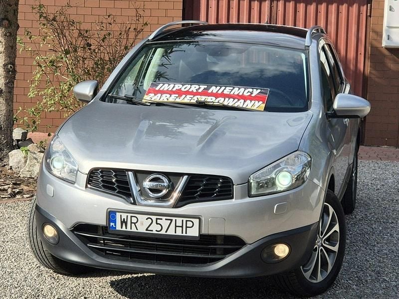 Srebrny Używany 2011 Nissan Qashqai +2 SUV | 33 900 zł (Uczciwa cena) - Obraz 1/4