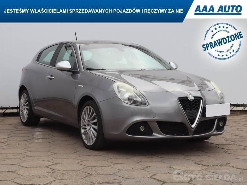 Szary Używany 2012 Alfa Romeo Giulietta Hatchback | 23 899 zł - Obraz 1/4