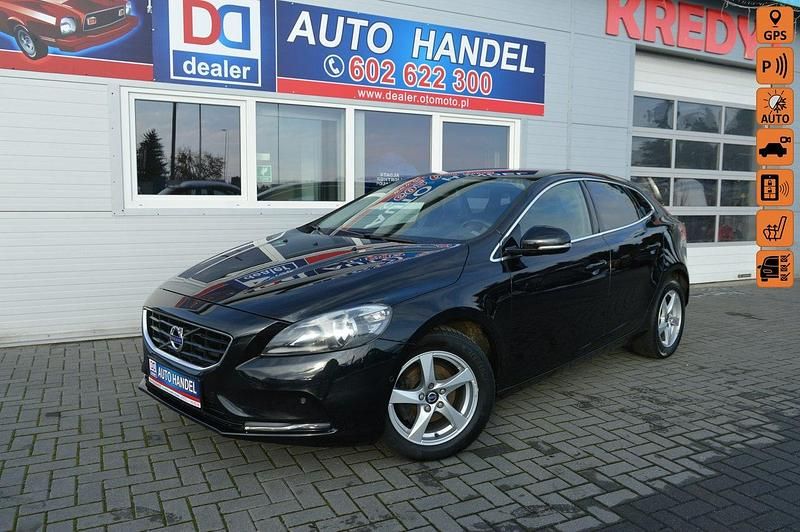 Używany Volvo V40 115 KM (84 kW) 2014 Czarny Hatchback