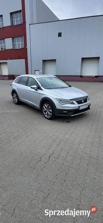 Używany Seat Leon X-Perience 4Drive 2015 Srebrny Kombi