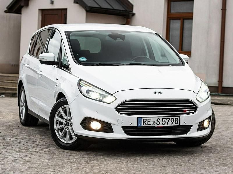 Używany Ford S-MAX Titanium 210 KM (154 kW) 2019 Biały Minivan