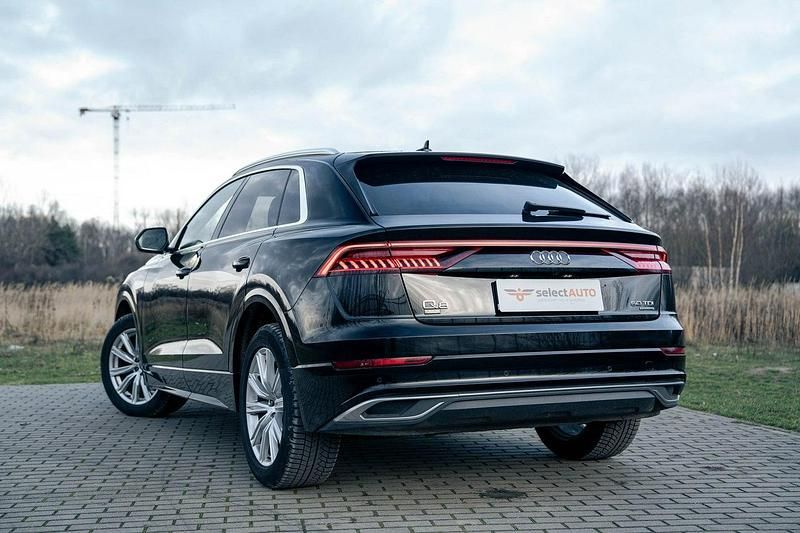 Używany Audi Q8 Ambiente 286 KM (210 kW) 2018 Czarny (metalik) SUV