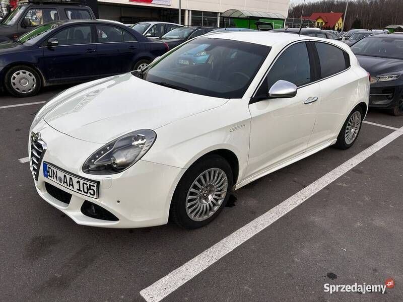 Używany 2013 Alfa Romeo Giulietta Hatchback | 25 000 zł (Dobra cena) - Obraz 1/4