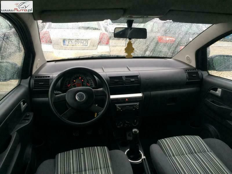 Używany VW Fox 55 KM (40 kW) 2005 Czarny (metalik) Hatchback