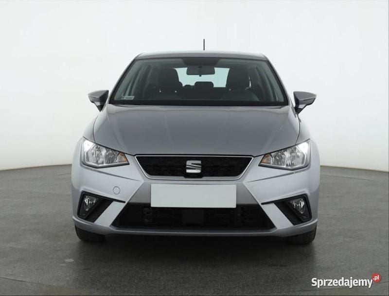 Używany Seat Ibiza 2018 Srebrny Hatchback