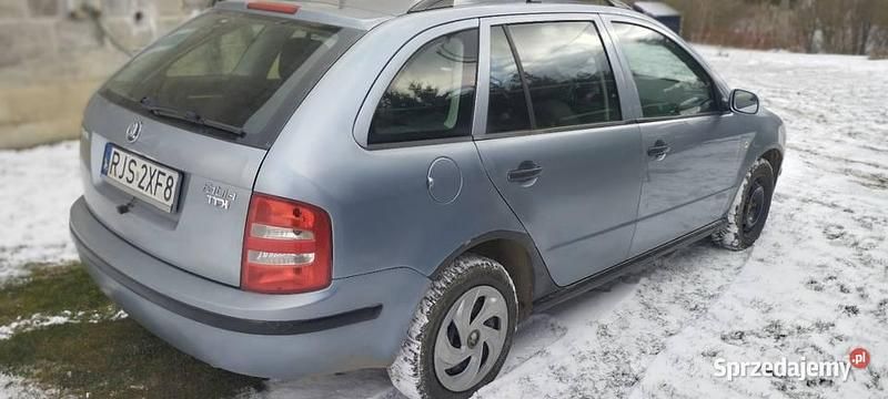 Używany Skoda Fabia 2004 Srebrny Kombi