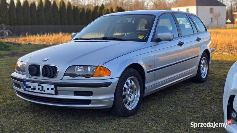 Srebrny Używany 2001 BMW 318 Kombi | 6200 zł (Dość drogi) - Obraz 1/4