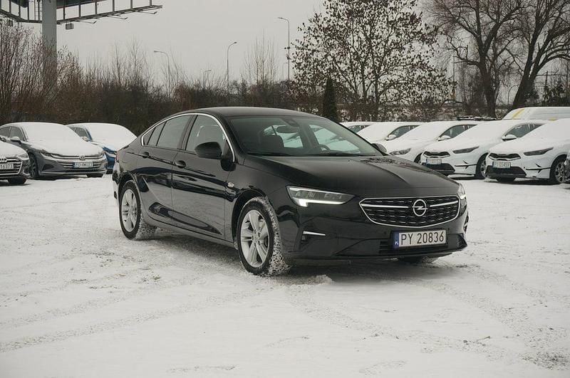 Używany Opel Insignia Elegance 174 KM (127 kW) 2022 Czarny Sedan/Limuzyna
