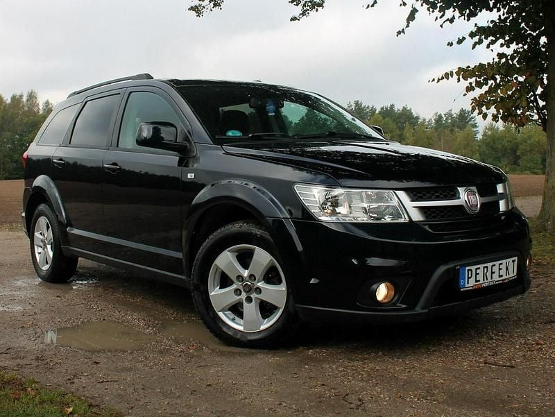 Niebieski Używany 2012 Fiat Freemont SUV | 32 999 zł (Uczciwa cena) - Obraz 1/4