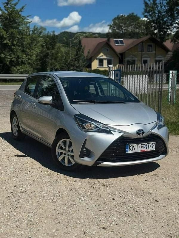 Srebrny (metalik) Używany 2018 Toyota Yaris Hatchback | 41 700 zł (Uczciwa cena) - Obraz 1/4