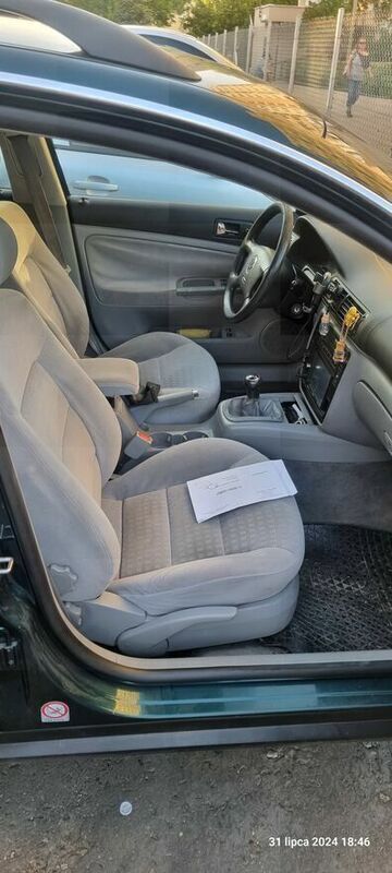Zielony Używany 2001 VW Passat Kombi | 5500 zł - Obraz 1/4