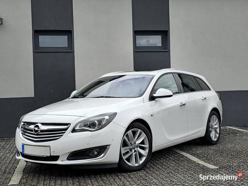 Biały Używany 2014 Opel Insignia Kombi | 32 900 zł (Uczciwa cena) - Obraz 1/4