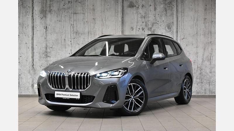Szary skyscraper metalizowany Używany 2025 BMW 218 Active Tourer Luxury Line Minivan | 144 800 zł (Uczciwa cena) - Obraz 1/3
