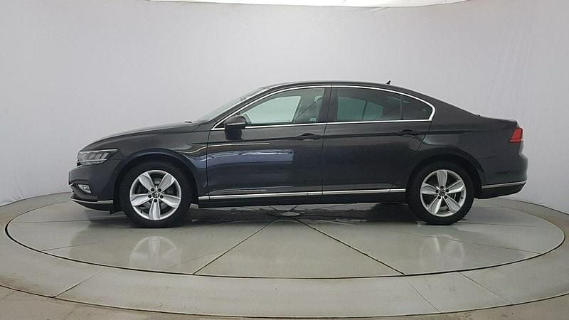 Używany VW Passat Elegance 190 KM (139 kW) 2021 Srebrny Sedan/Limuzyna