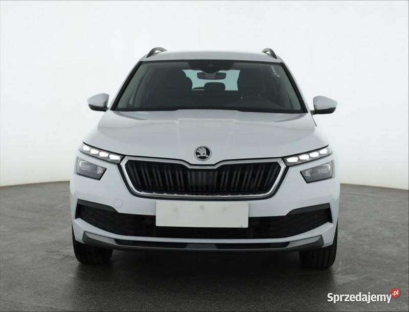 Biały Używany 2023 Skoda Kamiq SUV | 95 999 zł (Uczciwa cena) - Obraz 1/4