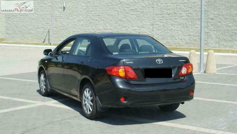 Używany Toyota Corolla 90 KM (66 kW) 2010 Czarny Sedan/Limuzyna