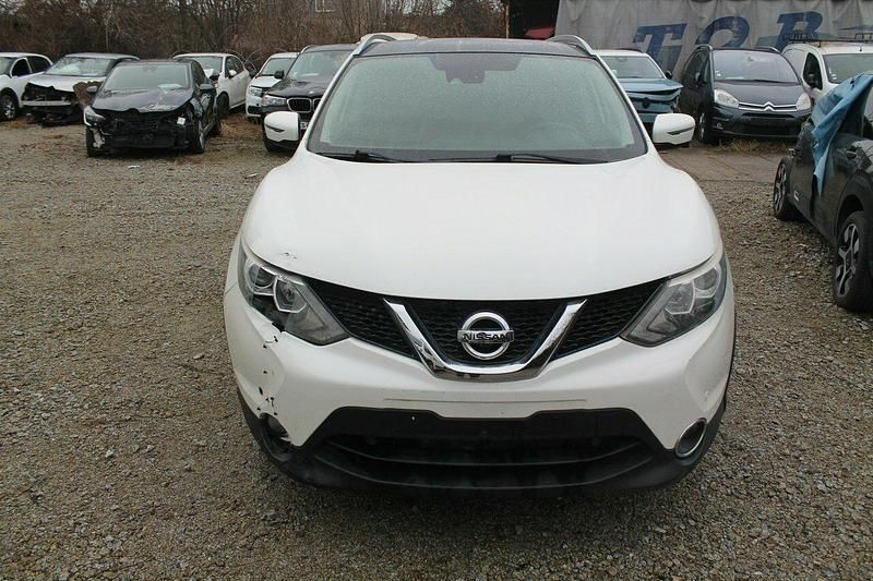 Używany Nissan Qashqai 110 KM (80 kW) 2015 Biały SUV