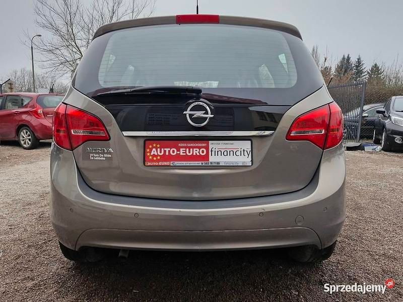 Używany Opel Meriva 2010 Biały Minivan