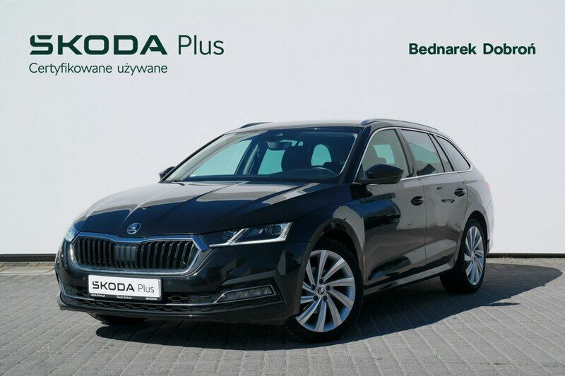 Czarny (metalik) Używany 2021 Skoda Octavia Kombi | 99 900 zł - Obraz 1/4