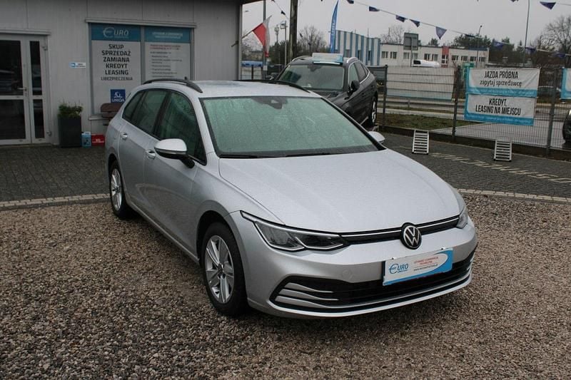 Używany VW Golf VIII 115 KM (84 kW) 2023 Srebrny (metalik) Kombi