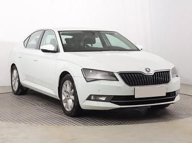 Używany Skoda Superb 125 KM (91 kW) 2016 Biały Sedan/Limuzyna