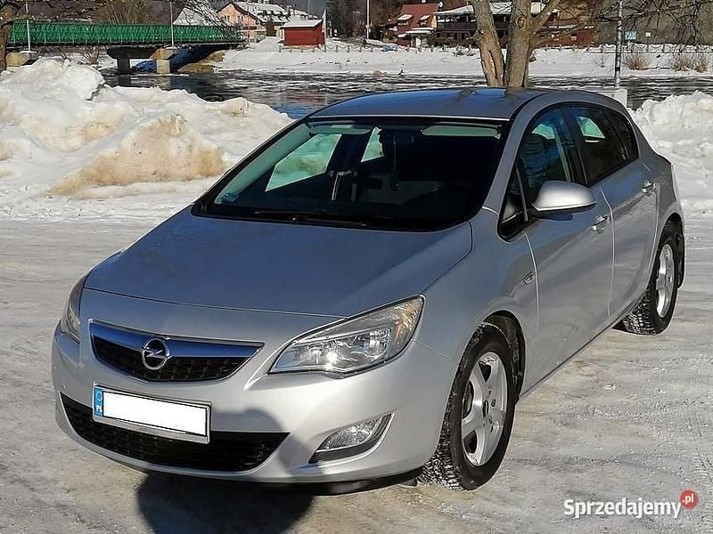 Używany 2011 Opel Astra Hatchback | 13 700 zł (Dobra cena) - Obraz 1/4