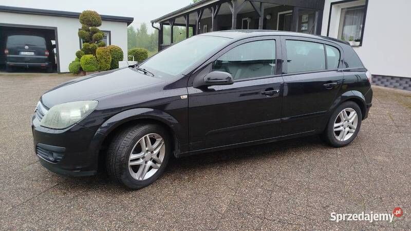 Czarny Używany 2006 Opel Astra Hatchback | 8500 zł (Uczciwa cena) - Obraz 1/4