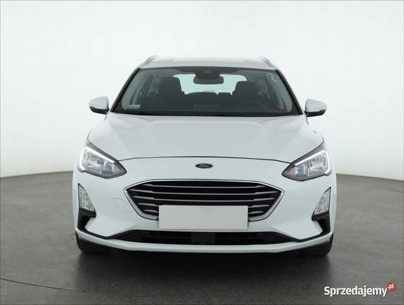 Biały Używany 2020 Ford Focus Kombi | 47 999 zł (Uczciwa cena) - Obraz 1/4