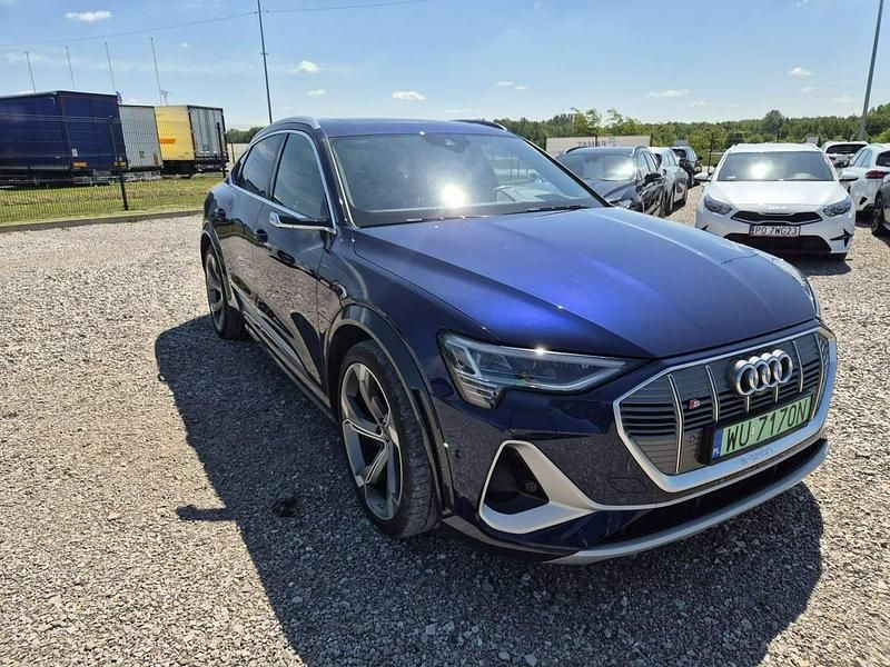 Niebieski Używany 2021 Audi e-tron SUV | 135 411 zł - Obraz 1/4