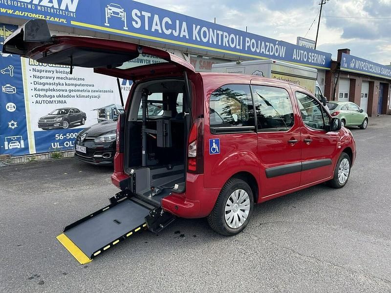 Czerwony Używany 2018 Citroën Berlingo Minivan | 44 500 zł - Obraz 1/4