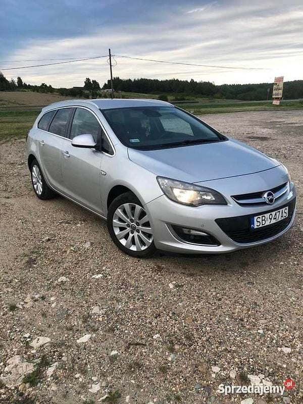 Srebrny Używany 2014 Opel Astra Kombi | 16 500 zł (Dobra cena) - Obraz 1/4