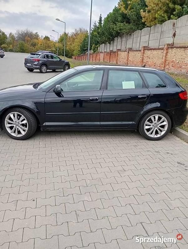 Czarny Używany 2012 Audi A3 Attraction Hatchback | 23 600 zł (Uczciwa cena) - Obraz 1/4