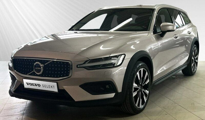 Czarny Używany 2022 Volvo V60 CC Kombi | 169 000 zł (Dość drogi) - Obraz 1/4