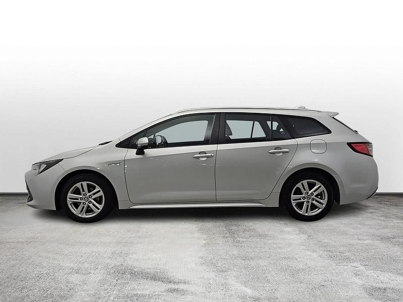 Używany Toyota Corolla Comfort 122 KM (89 kW) 2021 Srebrny Kombi