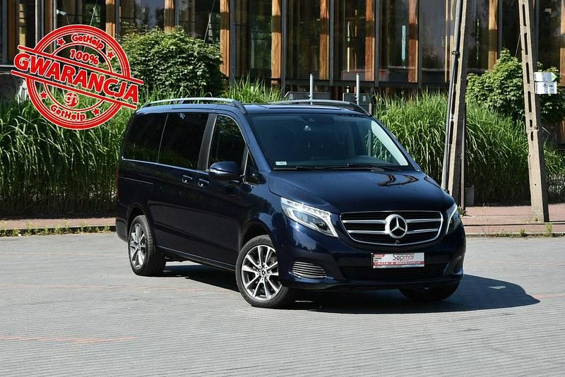 Niebieski ciemny (metalik, perła) Używany 2017 Mercedes V220 Minivan | 119 800 zł - Obraz 1/4