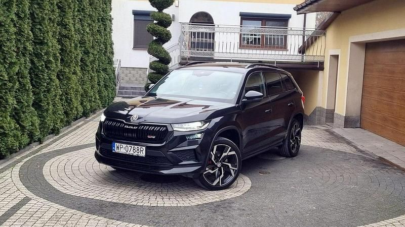 Czarny (metalik) Używany 2022 Skoda Kodiaq SUV | 159 000 zł - Obraz 1/4