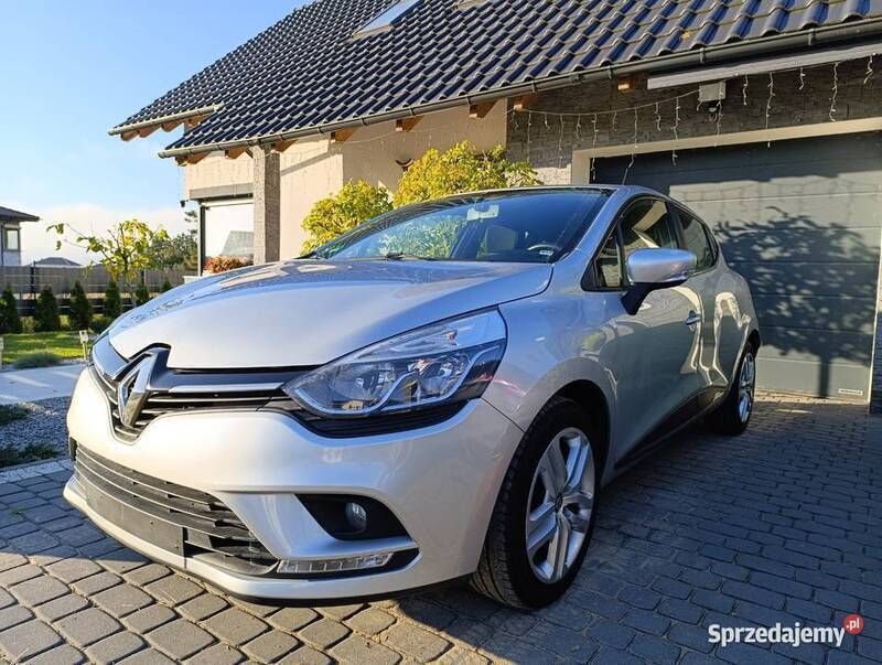 Srebrny Używany 2018 Renault Clio IV Zen Hatchback | 25 900 zł (Super Cena) - Obraz 1/4