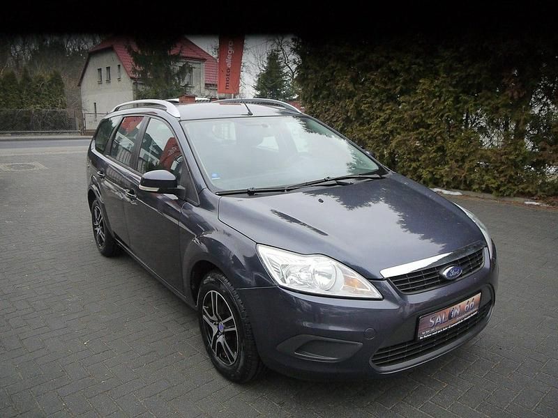 Używany Ford Focus 100 KM (73 kW) 2010 Szary Kombi